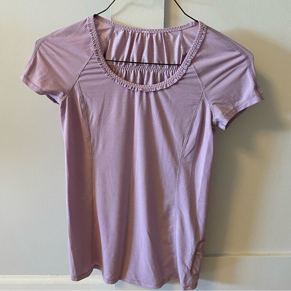 Lululemon Short sleeve Running Shirt in Pink and Size 4 - Picture 1 of 4